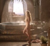 Emilia Clarke Full Naked Body in Game of Thrones